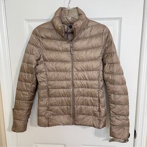 Uniqlo Tan Ultra Light Down Packable Puffer Jacket with bag size Small